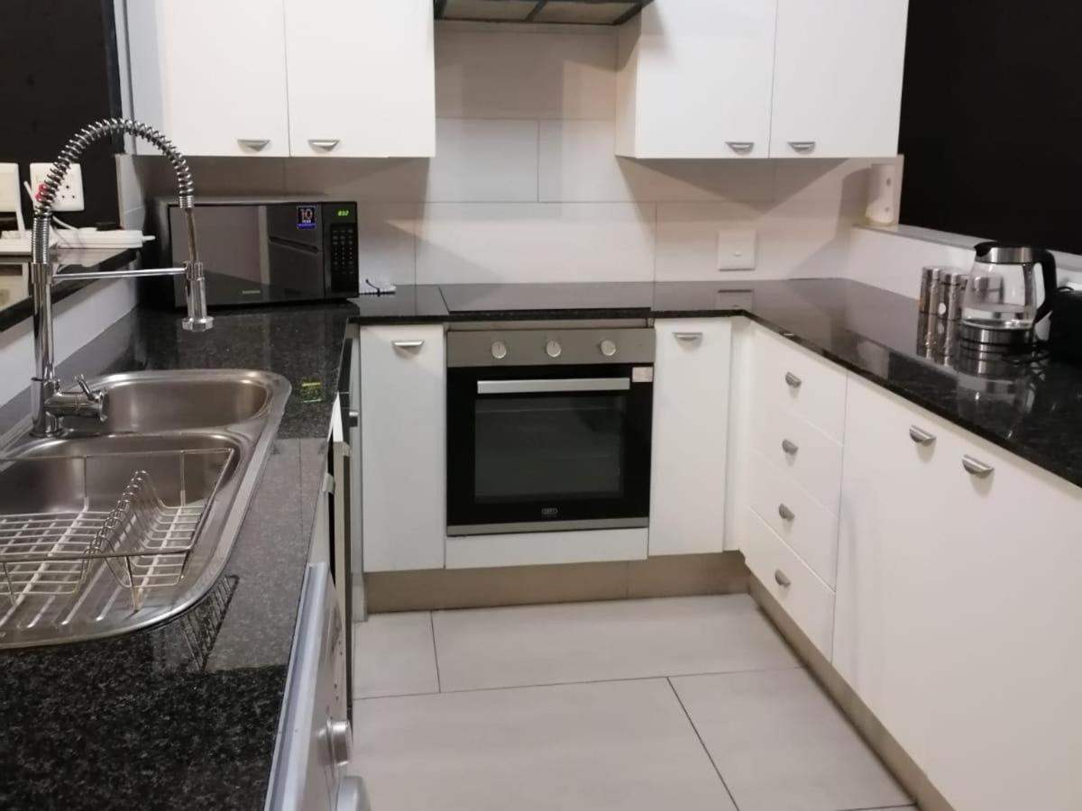 Emabheleni Executive Suites Westpoint Johannesburg Camera foto